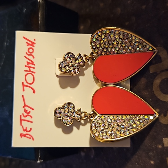 Betsey Johnson Whimsical Pierced Earrings Iconic Rhinestone Heart Design Pink OS - Picture 3 of 3